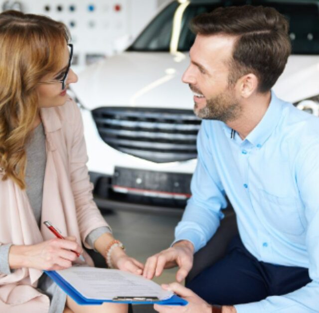 Asesoría de renting entre ejecutiva y cliente